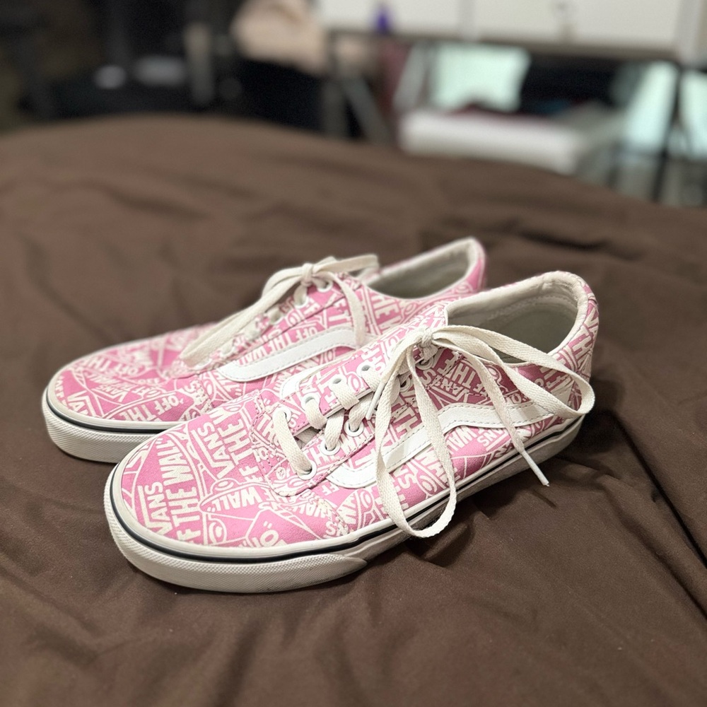 Vans Women's Pink Sneakers